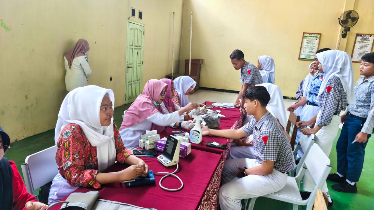 SKRINING KESEHATAN REMAJA BAGI SISWA SMAN 1 KARANGRAYUNG